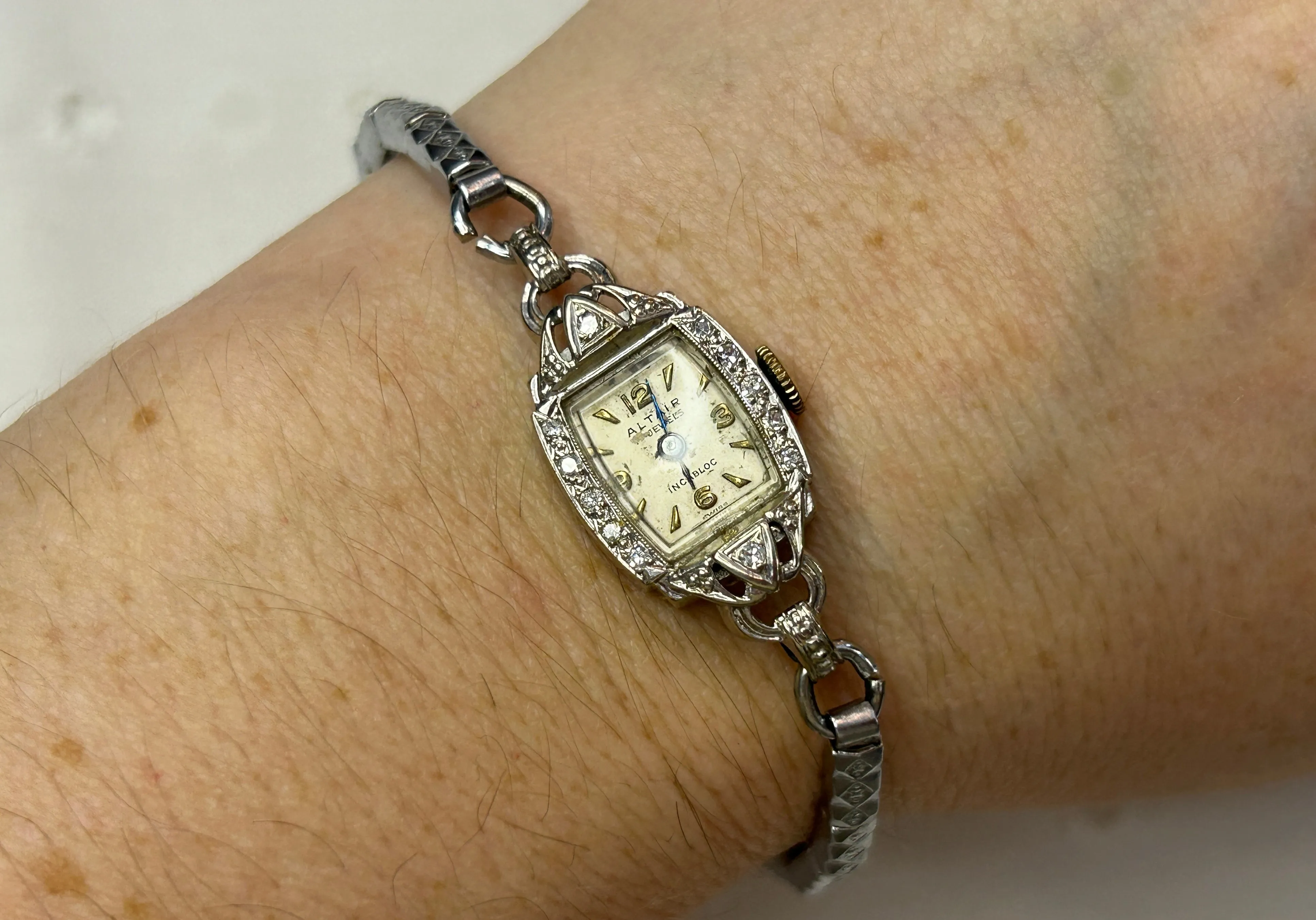 Vintage Altair 14k White Gold Diamond Womans Wristwatch